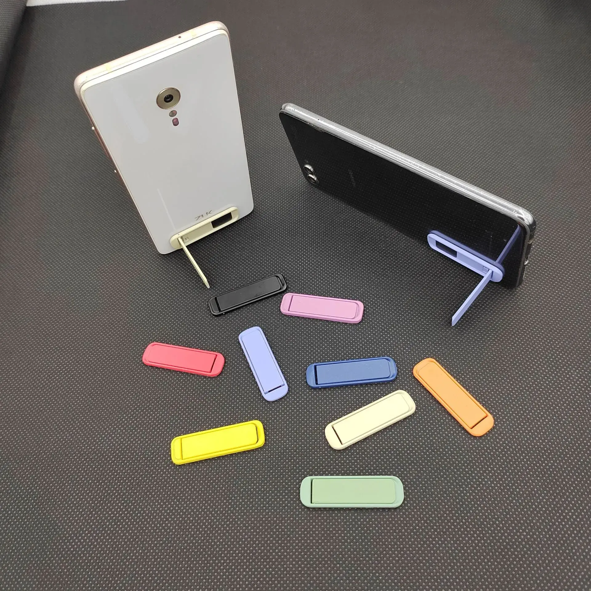 Magnetic Phone Holder for Desktop Use - Image 3