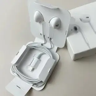 Apple Original 2-in-1 Charging & Audio Adapter 3.5mm — feature 11