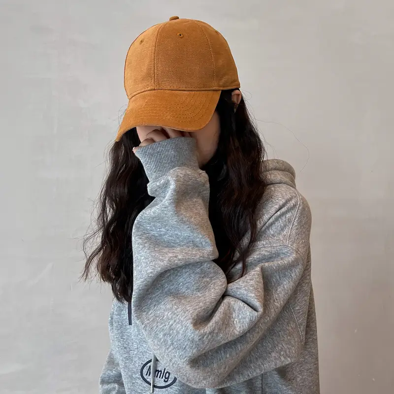 Women Korean Style Black Baseball Cap with Chain Strap - Image 3