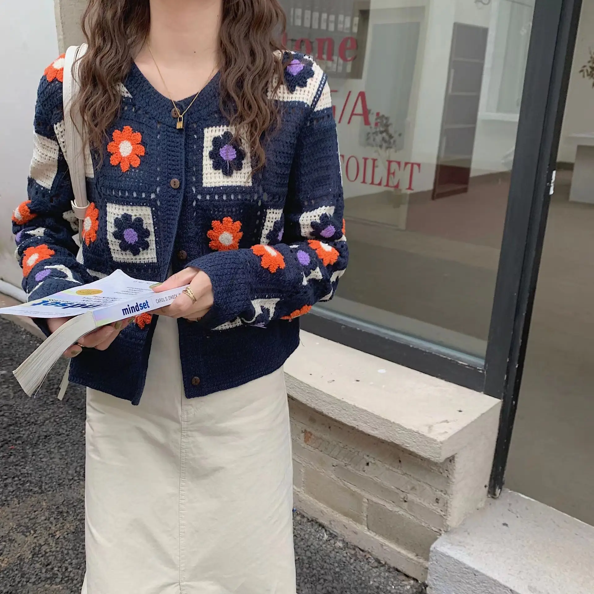Women's Knitted Flower Cardigan Blue Round Neck Short - Image 3