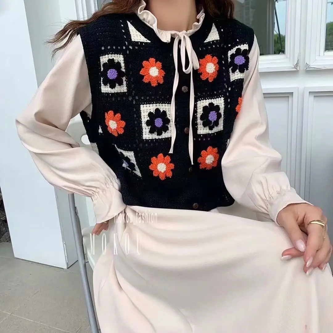 Women's Knitted Flower Cardigan Blue Round Neck Short - Image 5