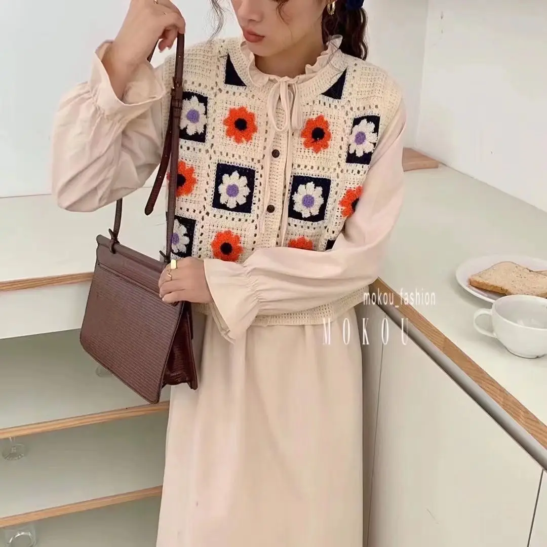Women's Knitted Flower Cardigan Blue Round Neck Short - Image 6