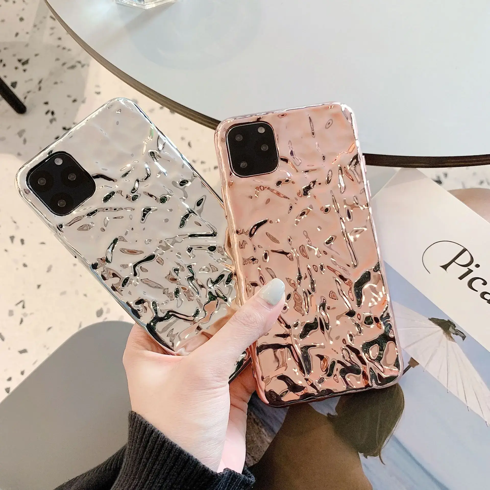 Fashionable 11 Pleated iPhone Case for Women - Image 4
