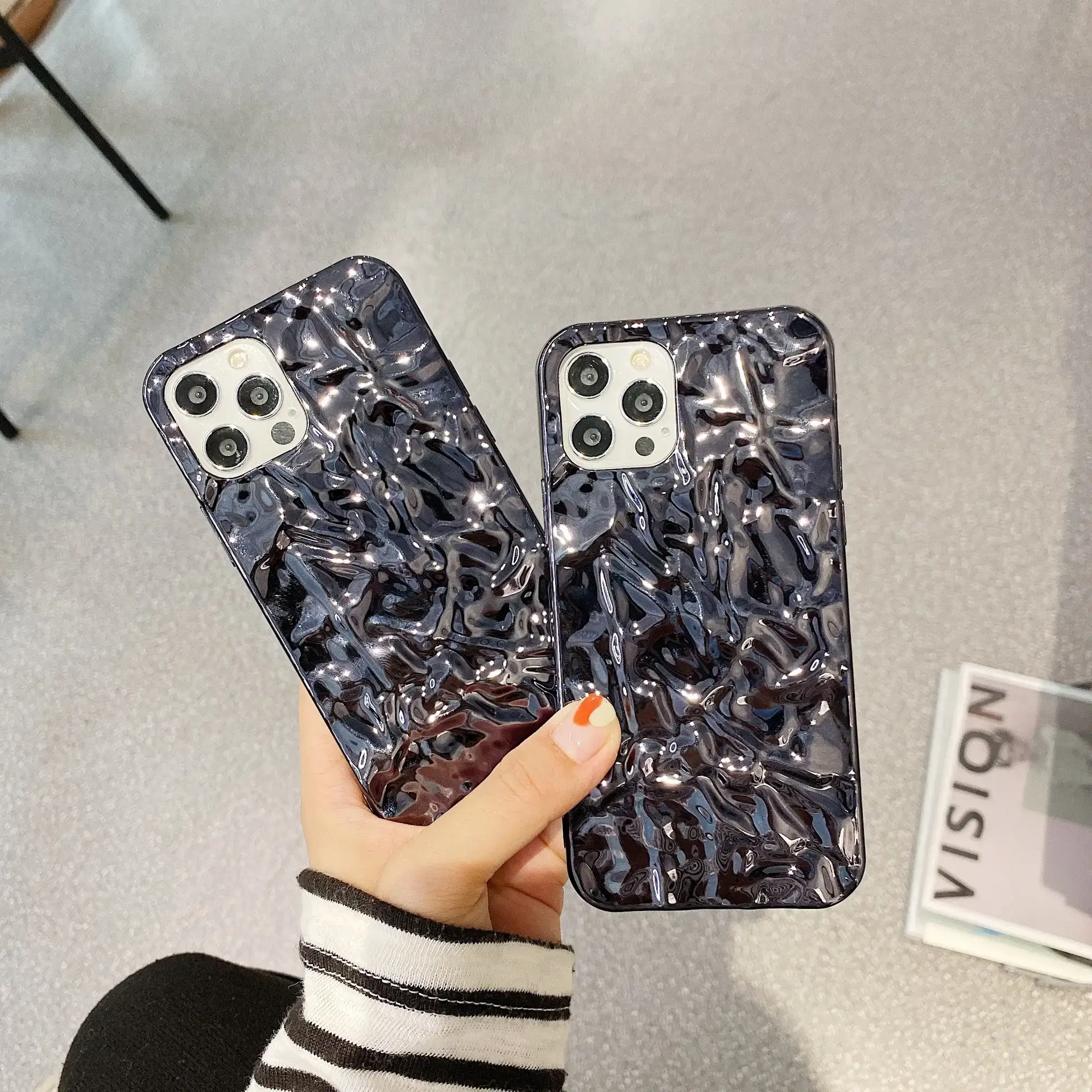 Fashionable 11 Pleated iPhone Case for Women - Image 7