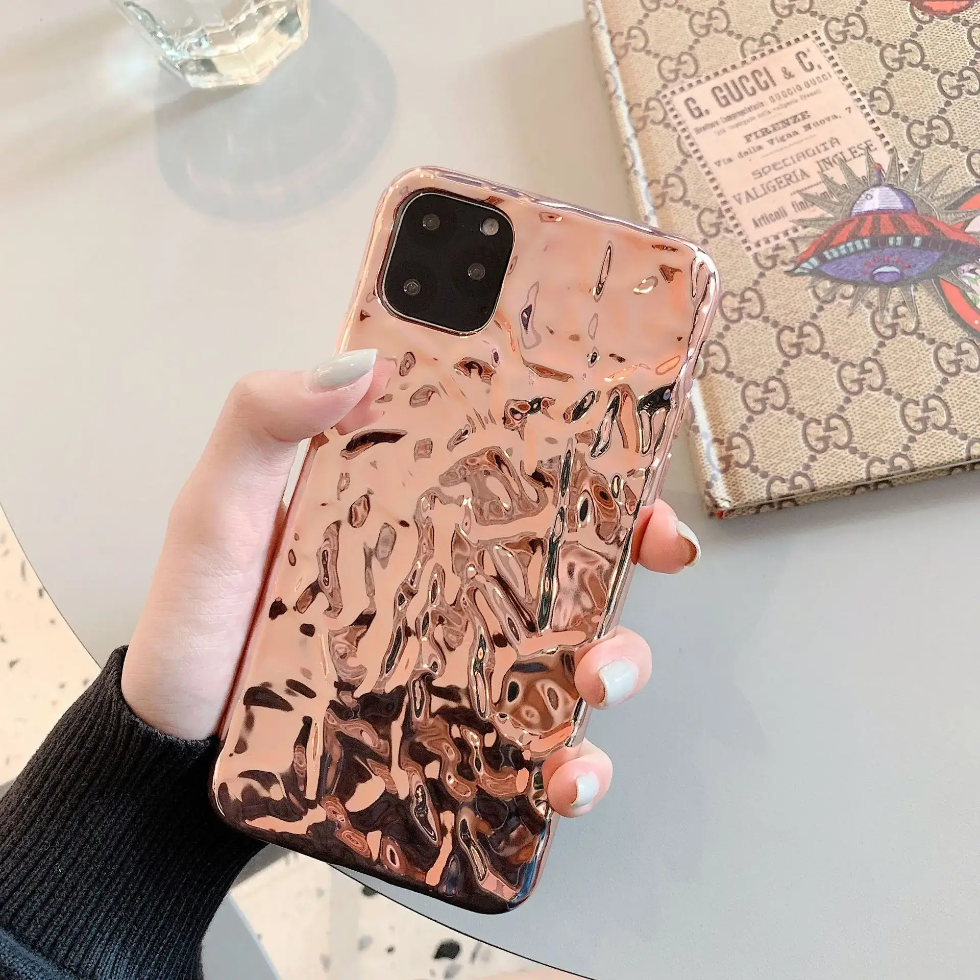 Fashionable 11 Pleated iPhone Case for Women - Image 3