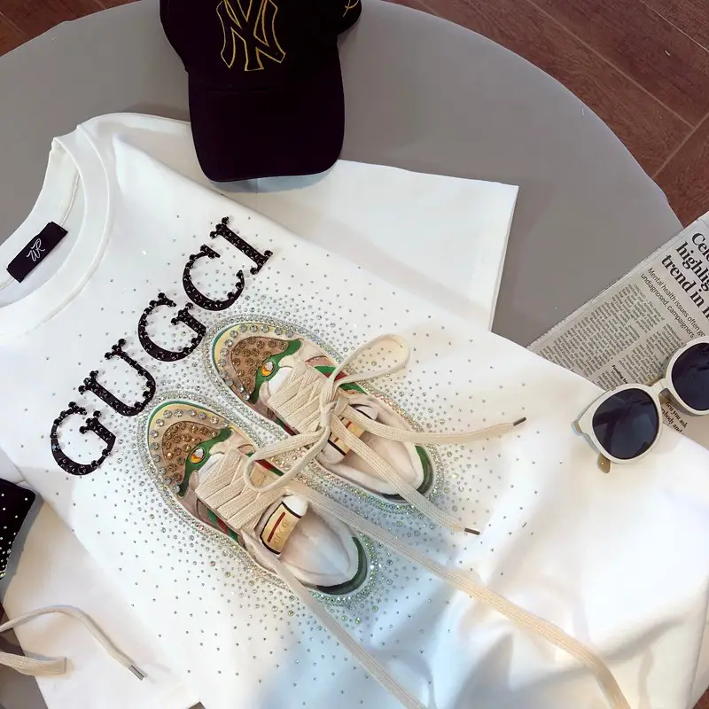 Women's White Gucci Printed T-Shirt Large Mid-Length