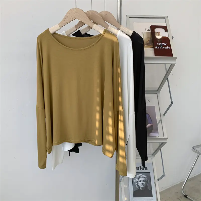 Women's Long Sleeve Solid Color Crewneck T-Shirt - Image 4