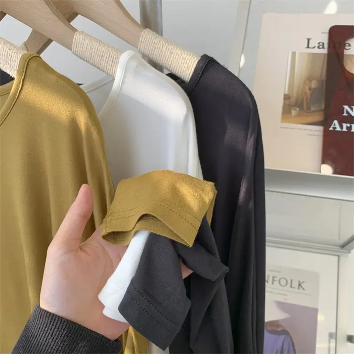 Women's Long Sleeve Solid Color Crewneck T-Shirt — feature 16