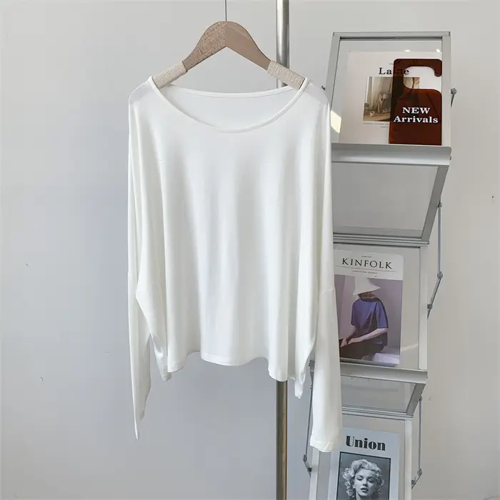 Women's Long Sleeve Solid Color Crewneck T-Shirt - Image 2