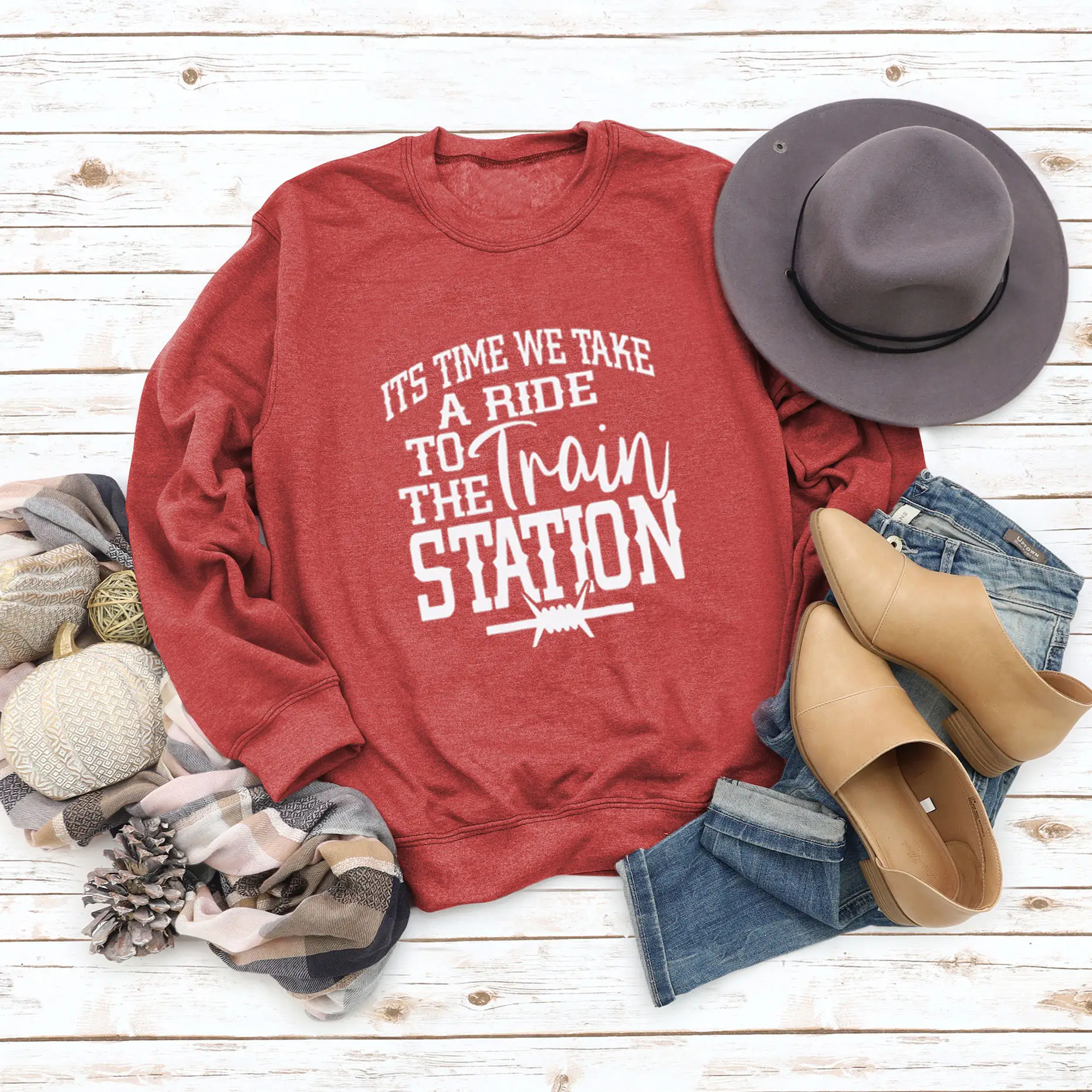 Women Red "FIDE TO THE Station" Sweatshirt - Image 10