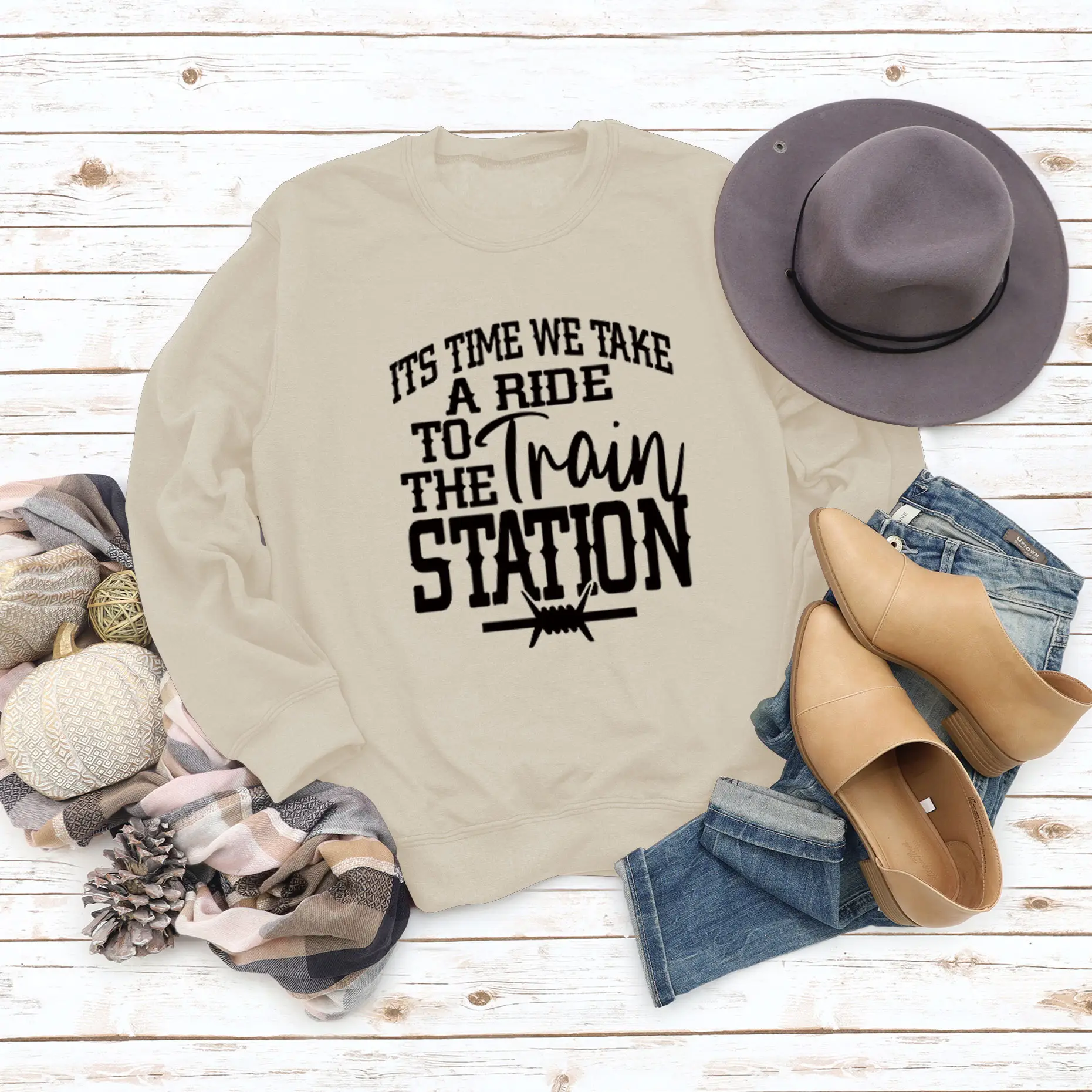 Women Red "FIDE TO THE Station" Sweatshirt - Image 14