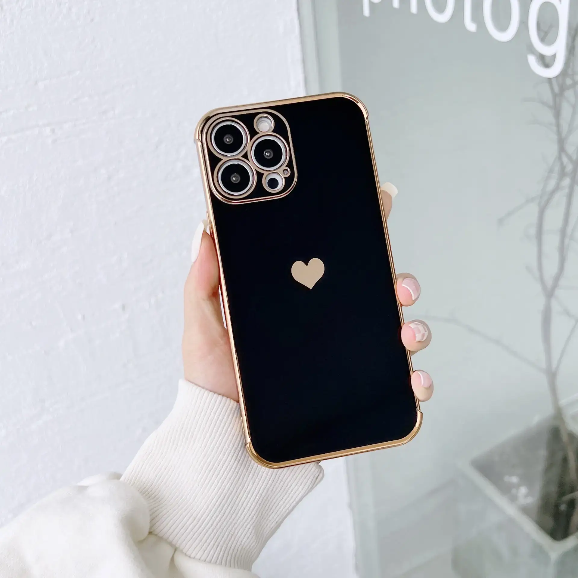 Apple 16 Pro Mobile Cover Black Gold Anti Drop 6D - Image 5