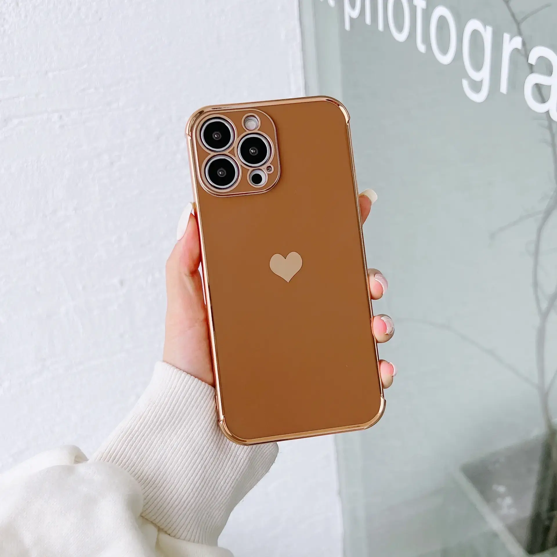 Apple 16 Pro Mobile Cover Black Gold Anti Drop 6D - Image 8
