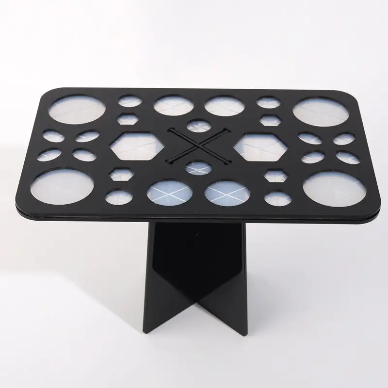 28 Hole Black