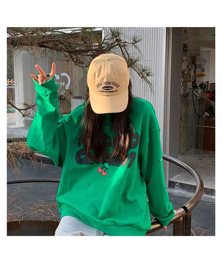 American Retro Black Embroidered Cap for Women — feature 4