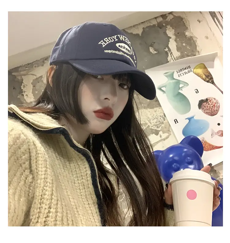 American Retro Black Embroidered Cap for Women — feature 6