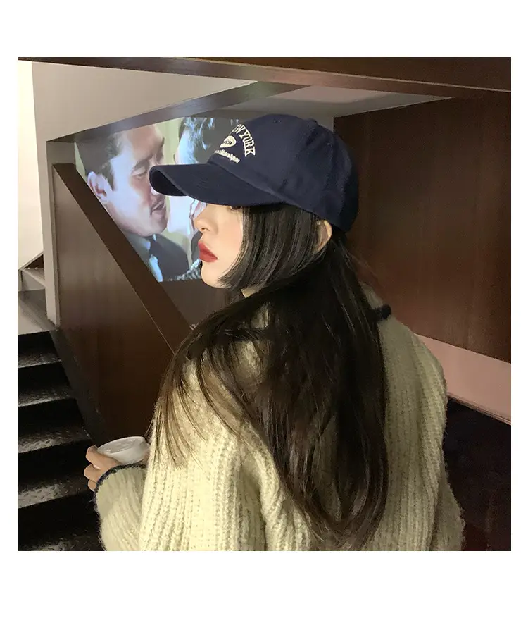 American Retro Black Embroidered Cap for Women — feature 7
