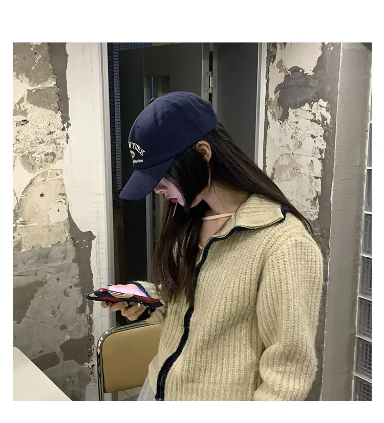 American Retro Black Embroidered Cap for Women — feature 8