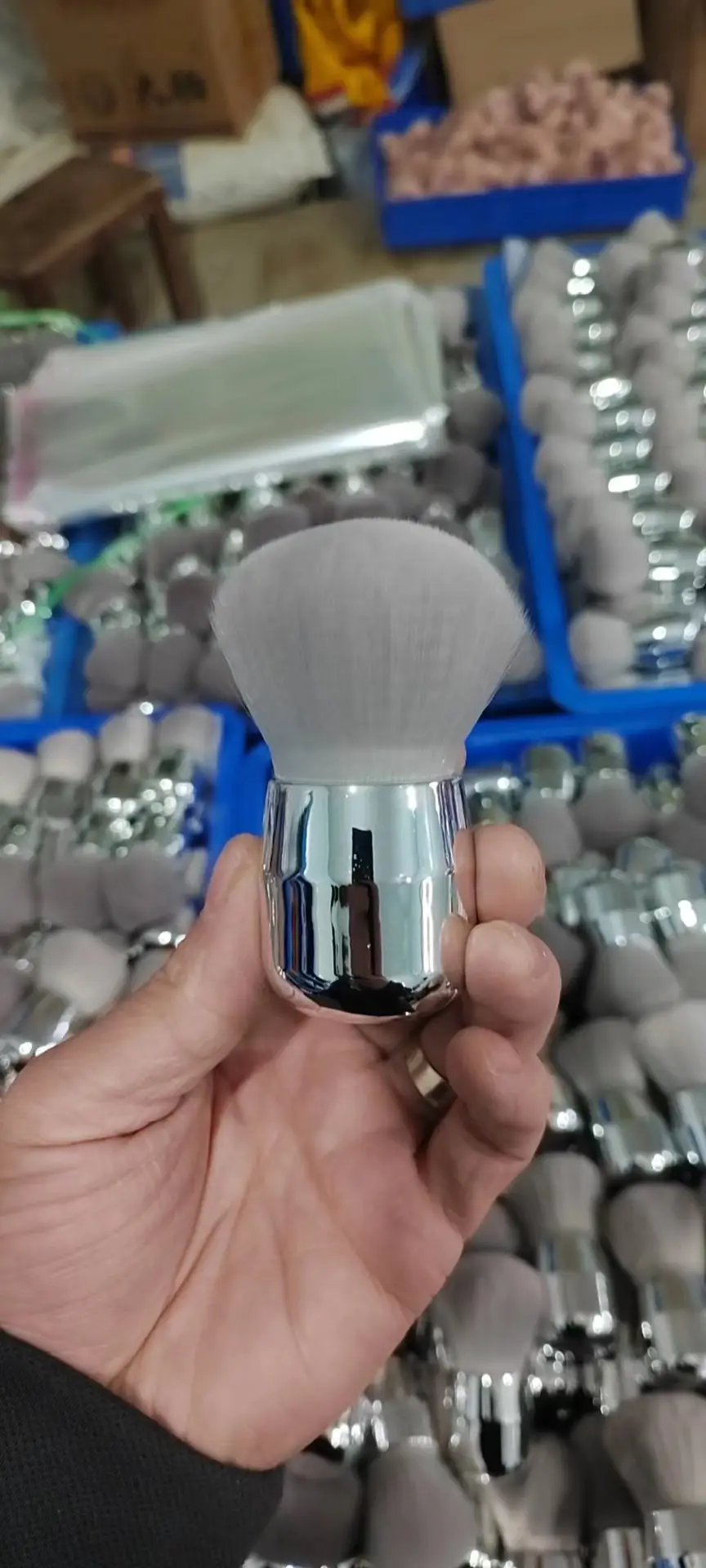 Mushroom Makeup Brush with Rhinestones for Blush & Powder - Image 6