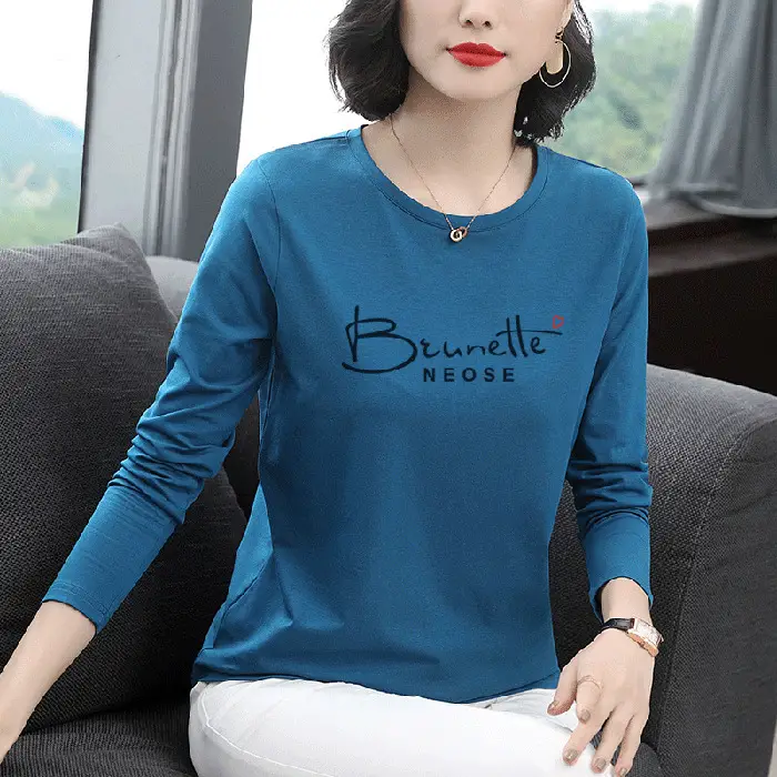Women's Printed Long Sleeve T-Shirt White Medium to XL - Image 4