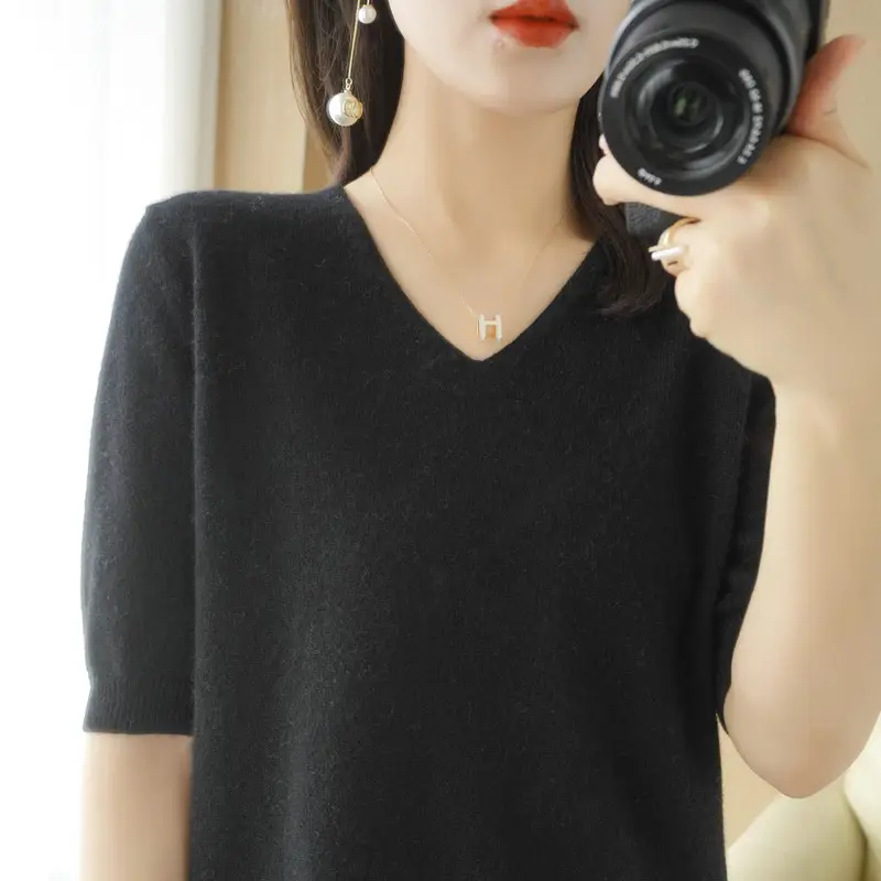 2025 V-Neck Red Knit T-Shirt Women - Image 15