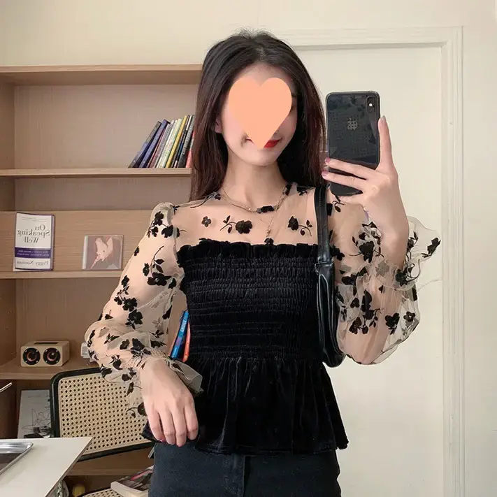 Goddess Style Lace Long Sleeve Velvet Blouse for Women - Image 4