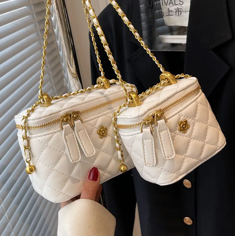 Pink Quilted Chain Shoulder Bag Set for Women - Image 9