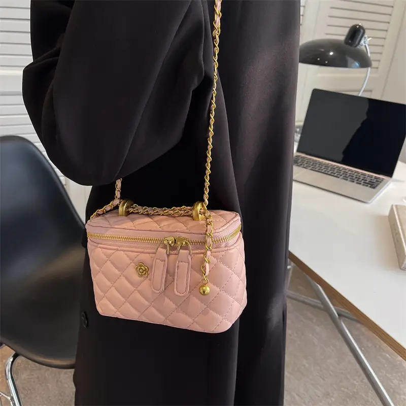 Pink Quilted Chain Shoulder Bag Set for Women - Image 3