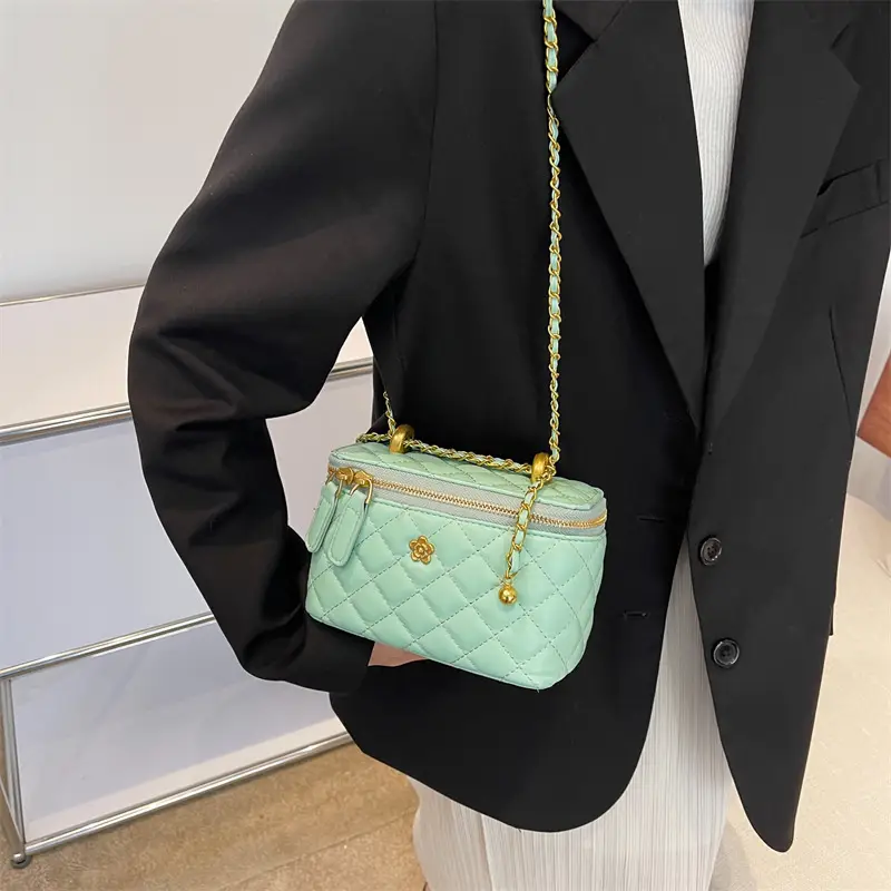 Pink Quilted Chain Shoulder Bag Set for Women - Image 4