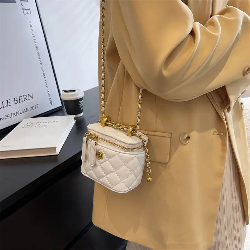 Pink Quilted Chain Shoulder Bag Set for Women - Image 6