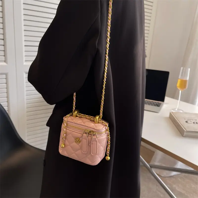 Pink Quilted Chain Shoulder Bag Set for Women - Image 7