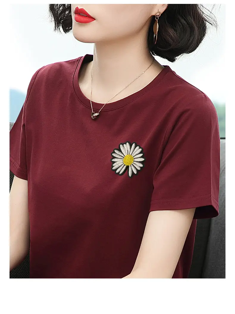 Women Printed T-Shirt Black Daisy Design Plus Size — feature 11