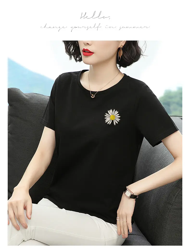 Women Printed T-Shirt Black Daisy Design Plus Size — feature 17