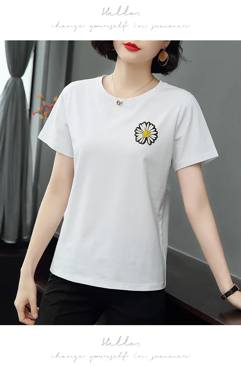 Women Printed T-Shirt Black Daisy Design Plus Size — feature 18