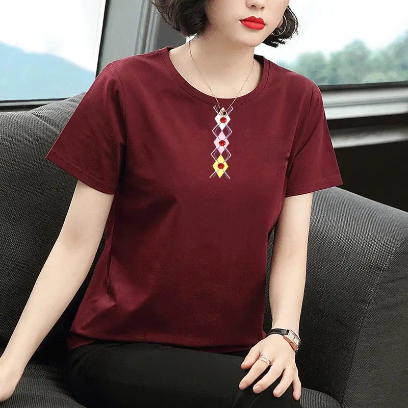 Women Printed T-Shirt Black Daisy Design Plus Size — feature 23