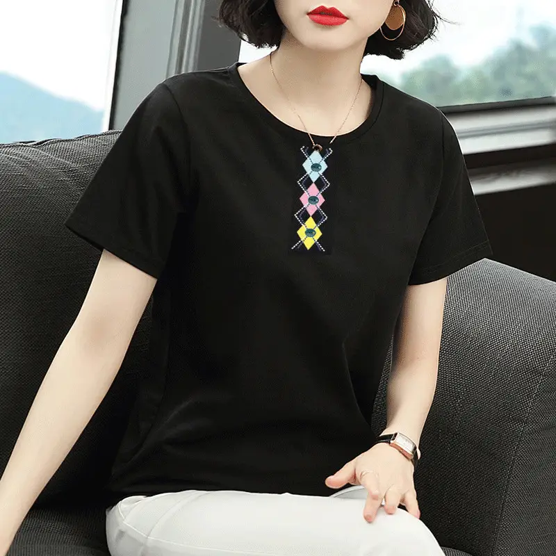 Women Printed T-Shirt Black Daisy Design Plus Size — feature 24