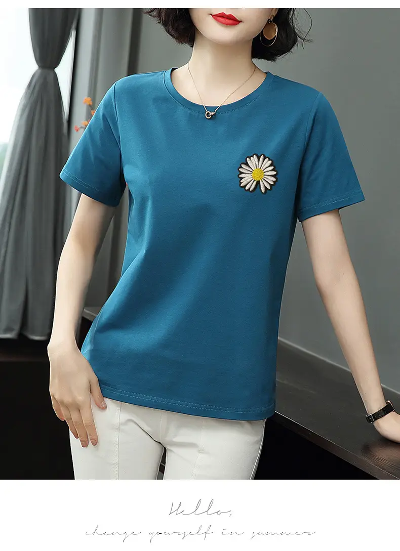 Women Printed T-Shirt Black Daisy Design Plus Size — feature 6