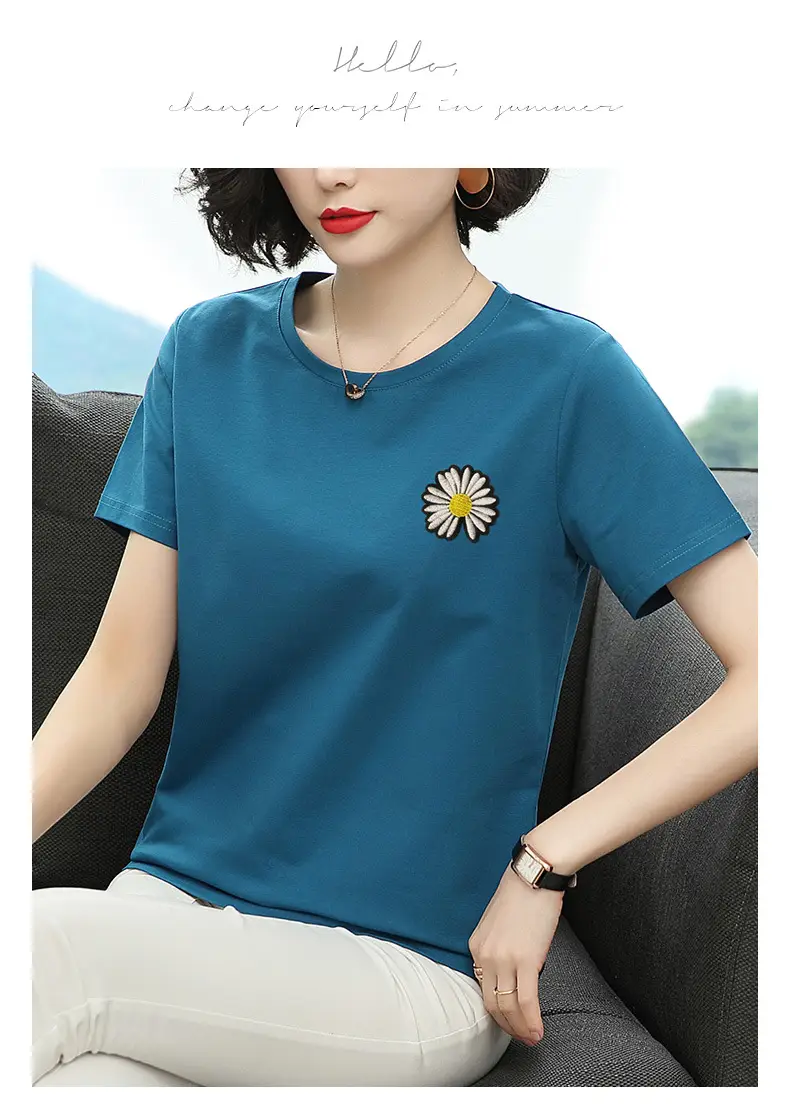 Women Printed T-Shirt Black Daisy Design Plus Size — feature 9