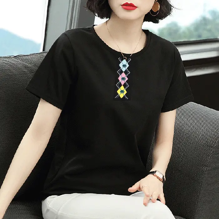 Women Printed T-Shirt Black Daisy Design Plus Size - Image 9