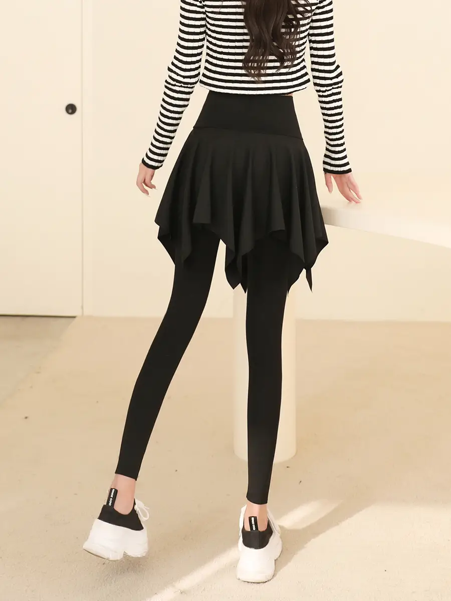 Women Sharkskin Hip-Lifting Pleated Culottes Leggings Set - Image 3