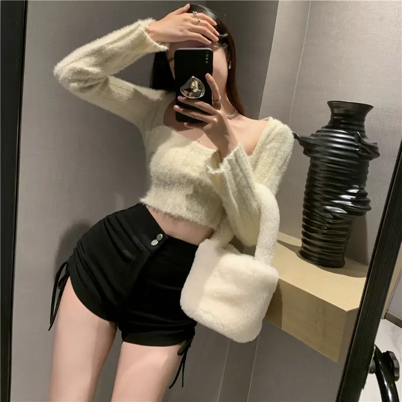 Women Black Drawstring Pleated Shorts — feature 12
