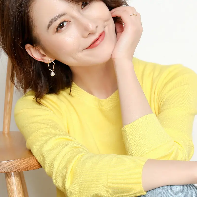 Women's Yellow Round Neck Slim Fit Sweater Large