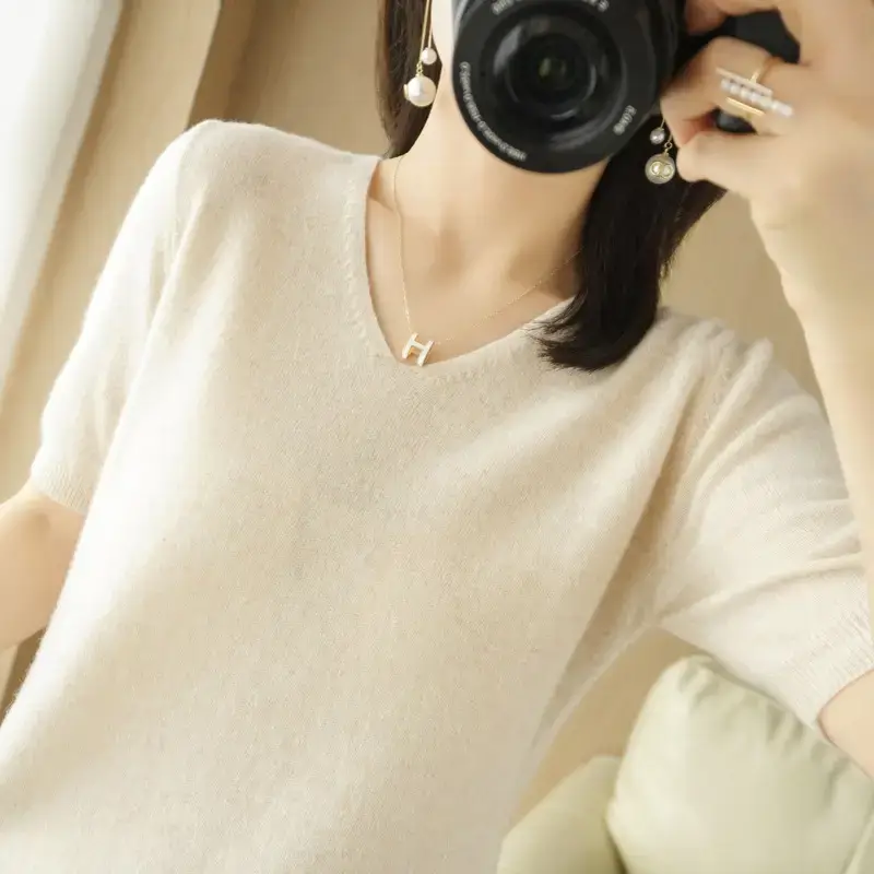 Blue V-Neck Knitted Women's Short Sleeve Pullover - Image 2
