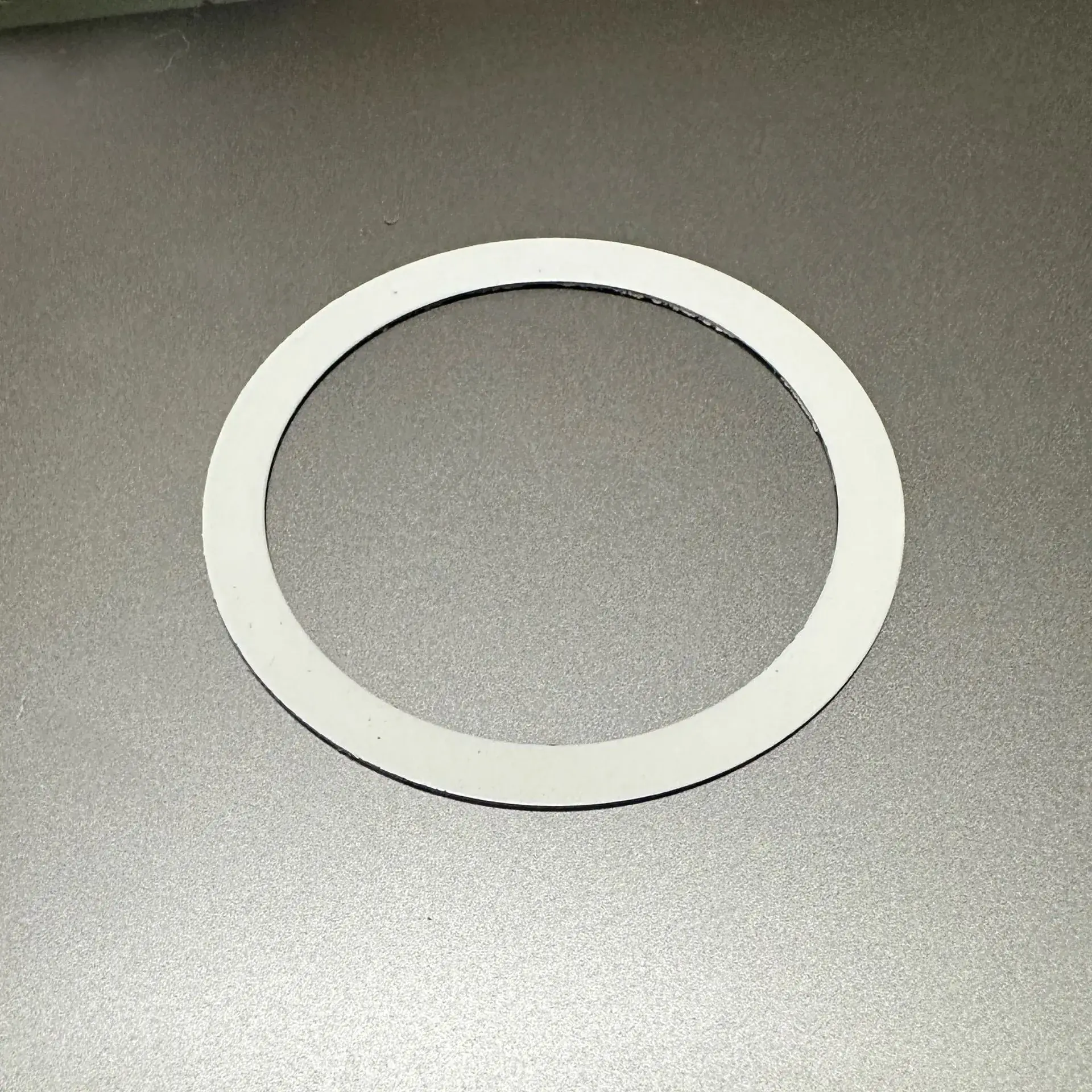 Wireless Charging Magnetic Ring White Ultra-Thin - Image 3