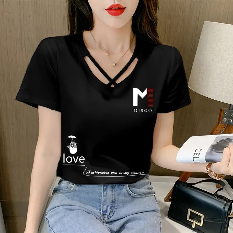 Women Pink V-Neck T-Shirt with Daisy Print - Image 11