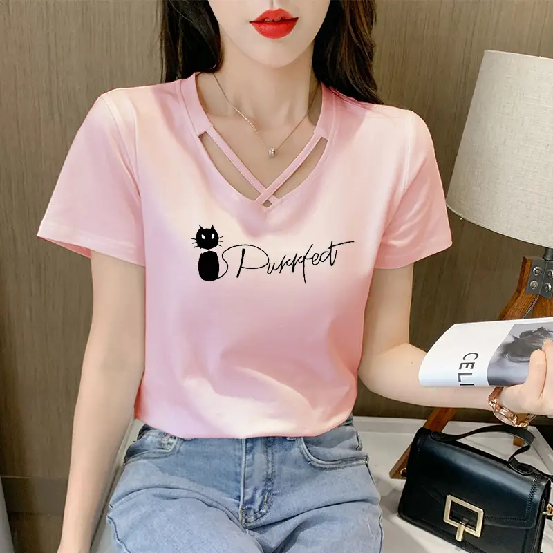 Women Pink V-Neck T-Shirt with Daisy Print - Image 18