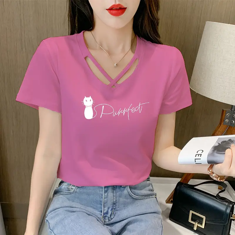 Women Pink V-Neck T-Shirt with Daisy Print - Image 23