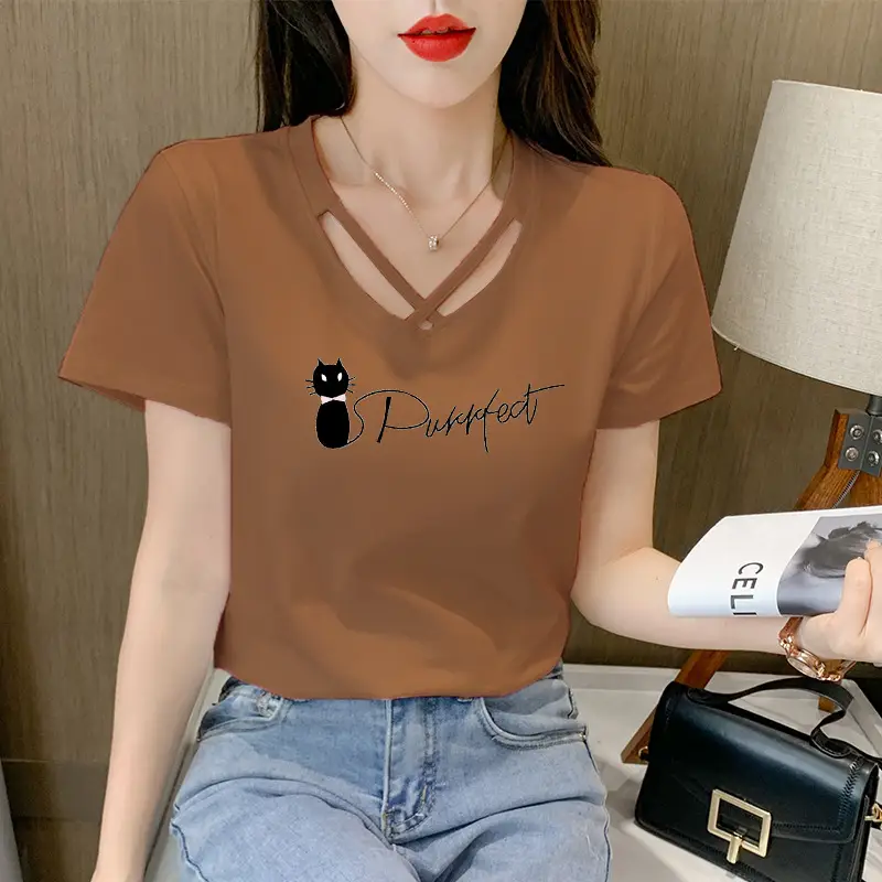 Women Pink V-Neck T-Shirt with Daisy Print - Image 24