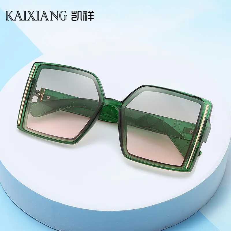 2022 Green Square Metal Sunglasses for Women