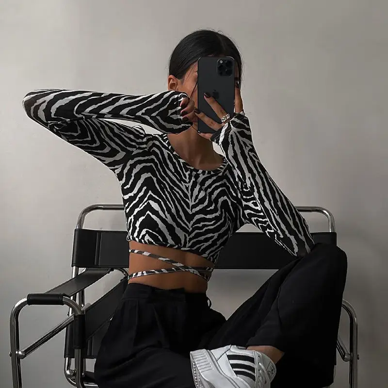 Casual Crop Top with Backless Design for Women — feature 5